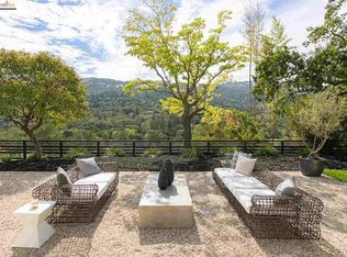 325 Camino Sobrante, Orinda, CA 94563