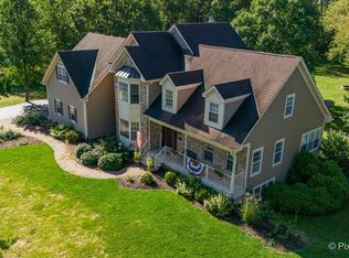 6N994 Tuttle Pl, St Charles, IL 60175