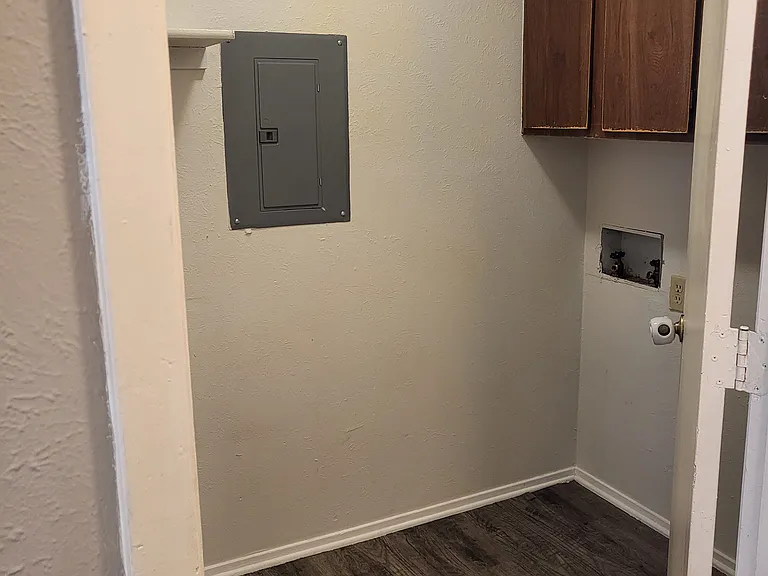 302 S Green St #15 — Photo 5