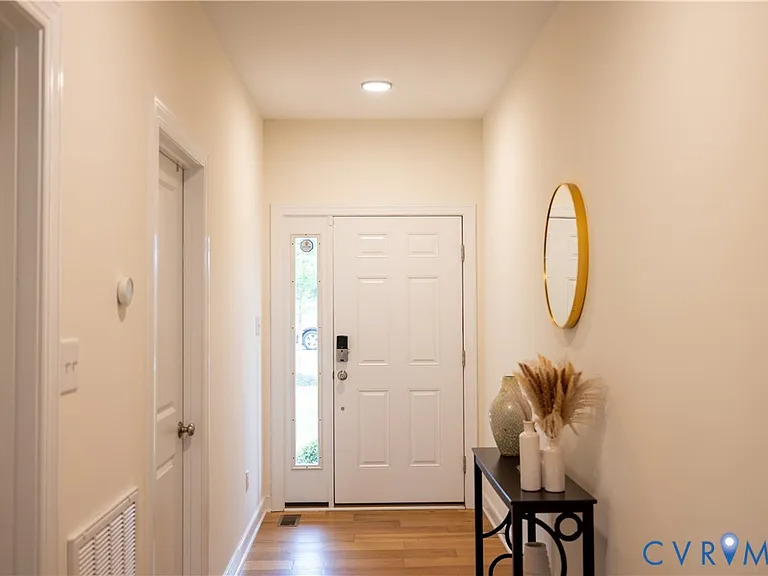12194 Elnora Ln — Photo 2