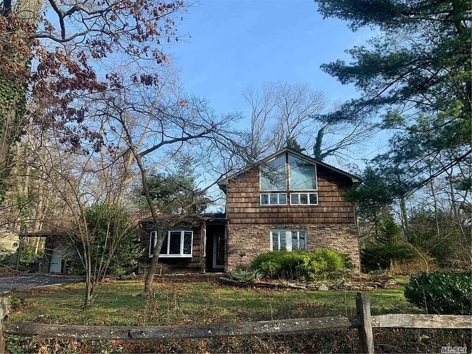 1st image of 19 Meadowood Ct