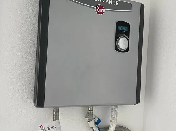 284 SW 1st St, Deerfield Beach, FL 33441