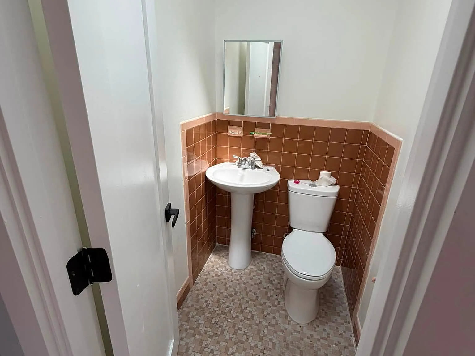 2 bed, 1.5 bath, 1200 sqft, $3,200 — Photo 3