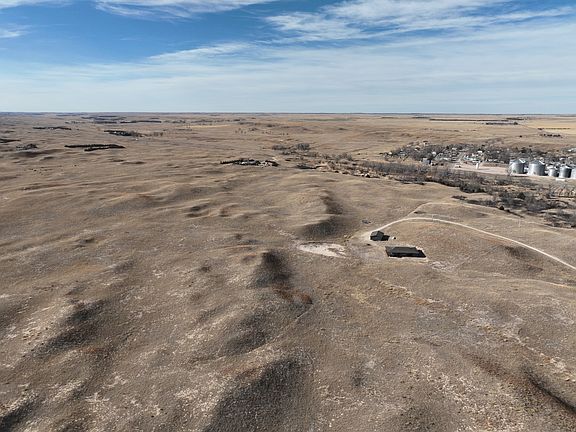 5th image of 38585 S Crookston Rd