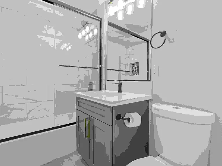 bathroom #2
image grainy do