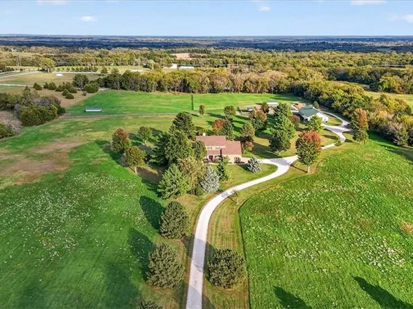 23237 Nall Rd, Bucyrus, KS 66013