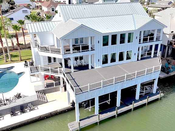 2nd image of 1614 Castaway St