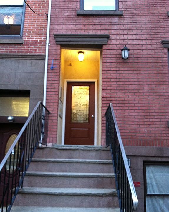 2nd image of 420 Bloomfield St