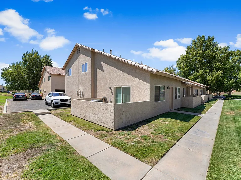 1648 Cactus Dr #D — Photo 28