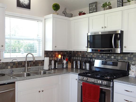 5th image of 19643 Bluestem Ln