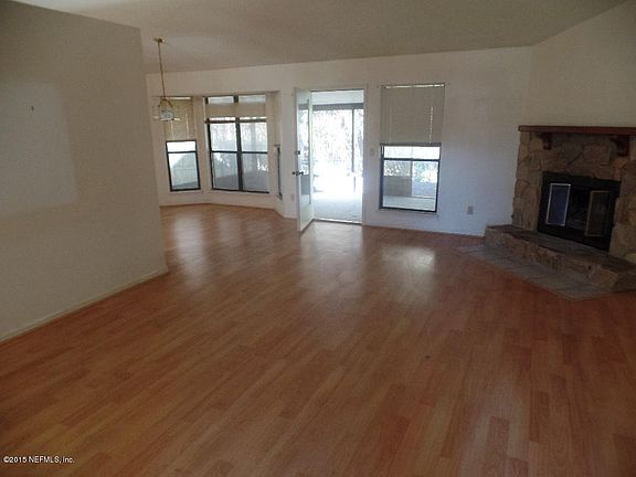 5th image of 1440 Rose Hill Dr W