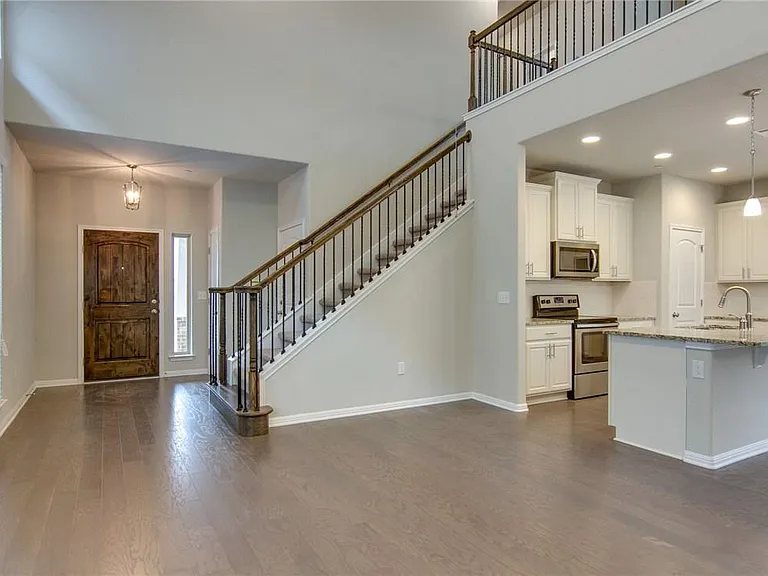 3240 E Whitestone Blvd #85 — Photo 8