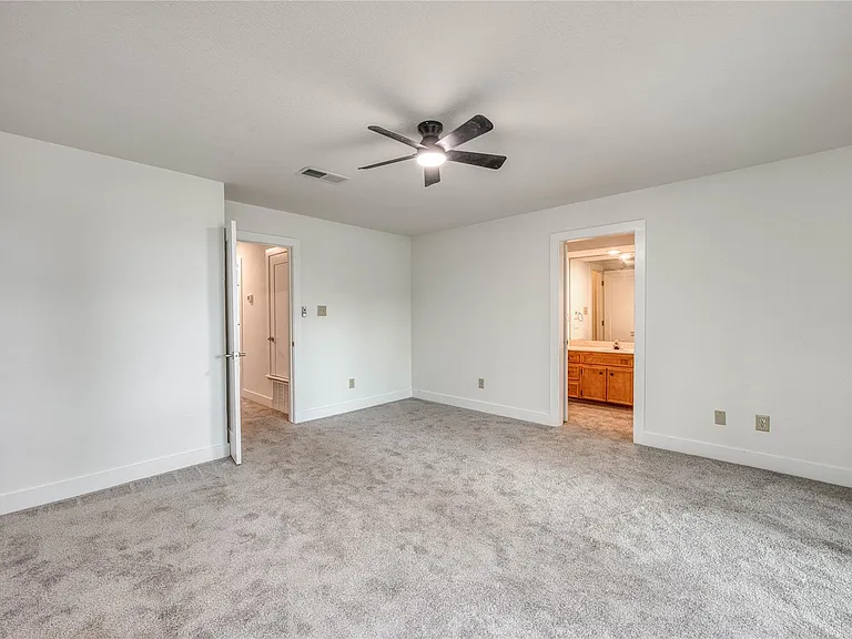 901 Cheyenne #C — Photo 14