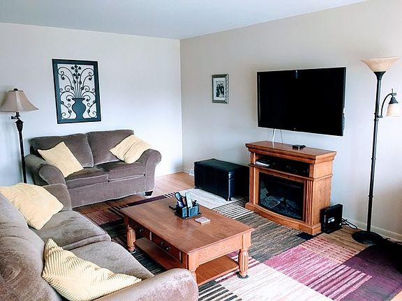 3rd image of 534 Marie Dr
