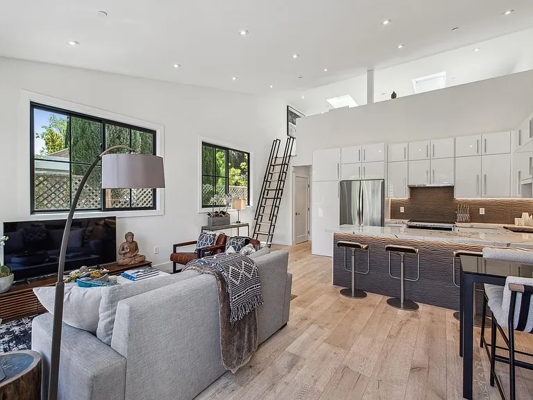 160 Tasso St #A — Photo 8