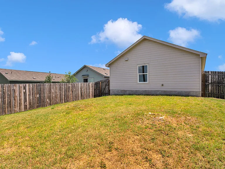 9206 Selene Pl — Photo 17