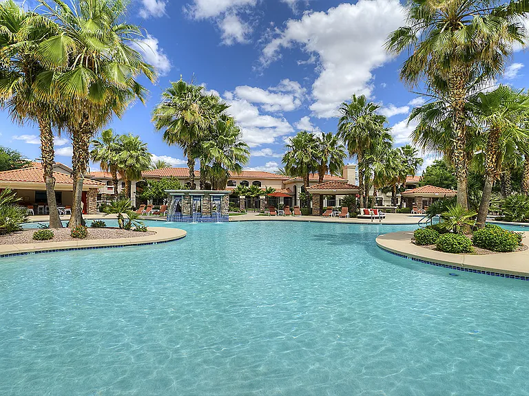San Palacio Luxury Apartment Community — Photo 16