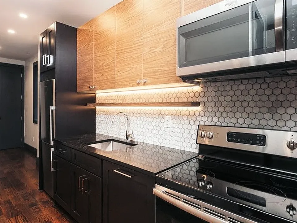 135 Woodbine St #2A