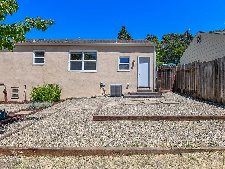 1415 Meek Ave — Photo 30