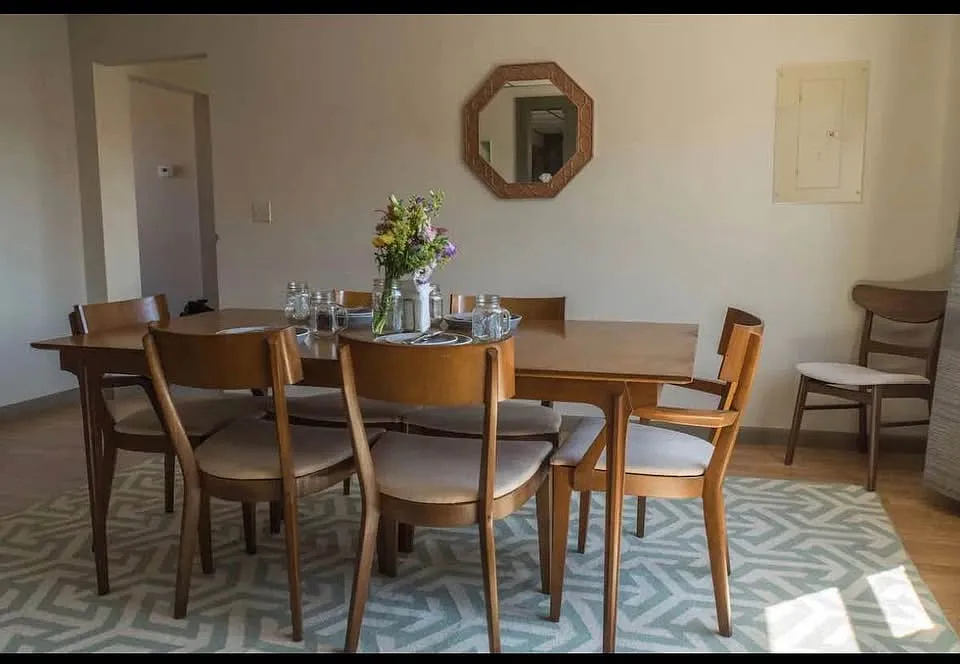 3 bed, 1200 sqft, $2,200 — Photo 2