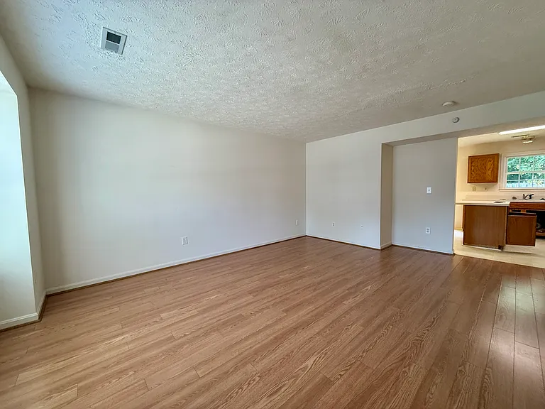9906 Warwick Pl — Photo 2