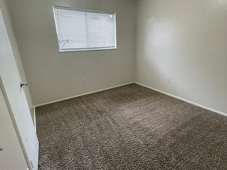 4641-6L Westwood Park Dr — Photo 8