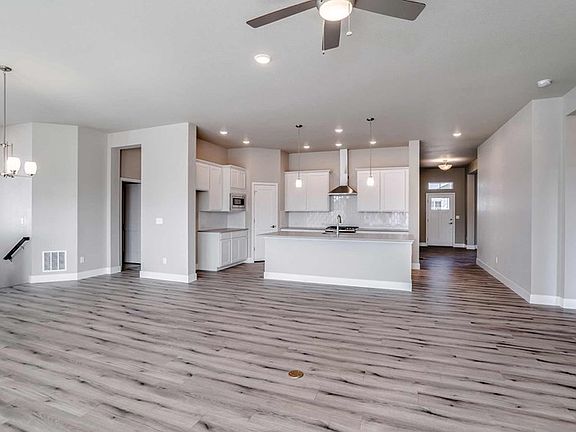 The Pinebrook - Kitchen