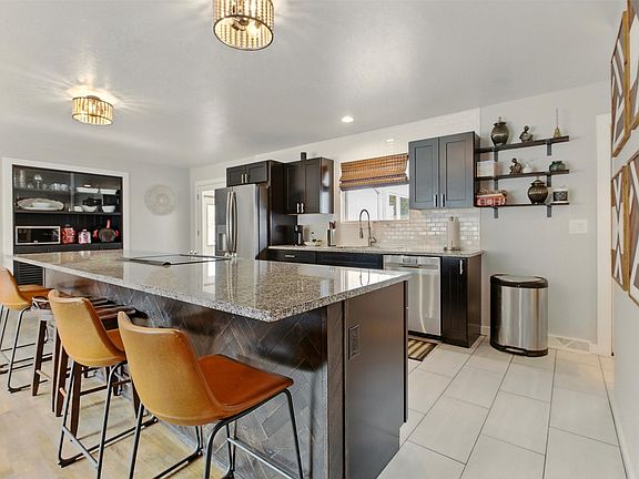 4th image of 3 Briarwood Ln
