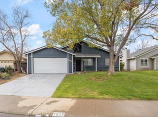 7628 Harmony Oaks Way, Sacramento, CA 95828