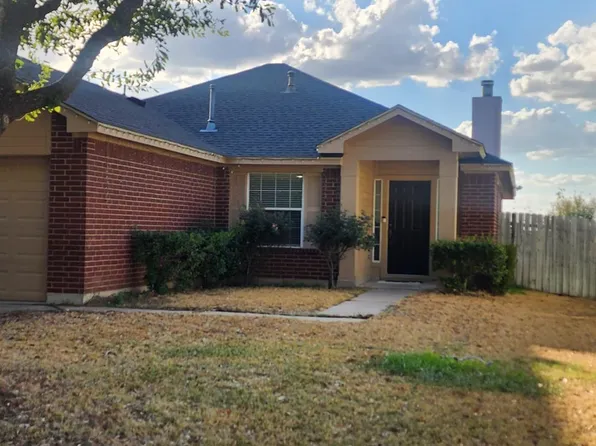 313 Estate Dr, Hutto, TX 78634