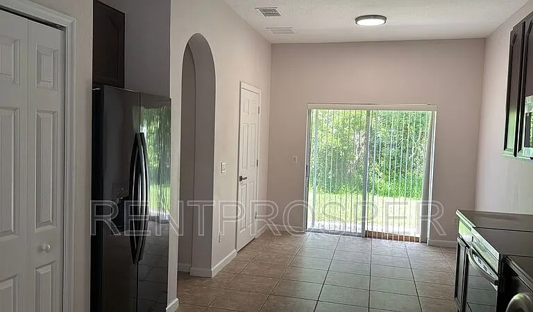 16617 Cedar Crest Dr — Photo 5