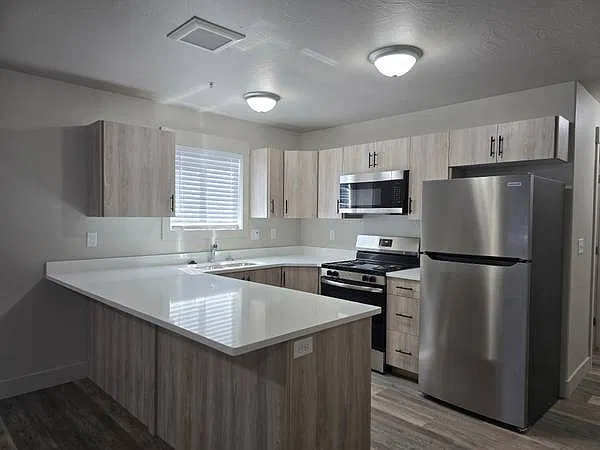 3 bed, 1100 sqft, $1,395 — Photo 4