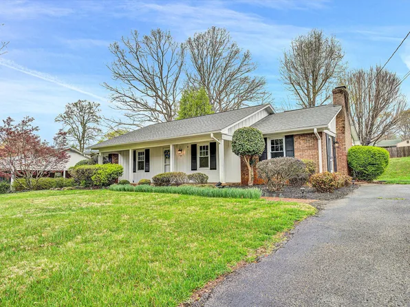 75 Norris St, Rocky Mount, VA 24151