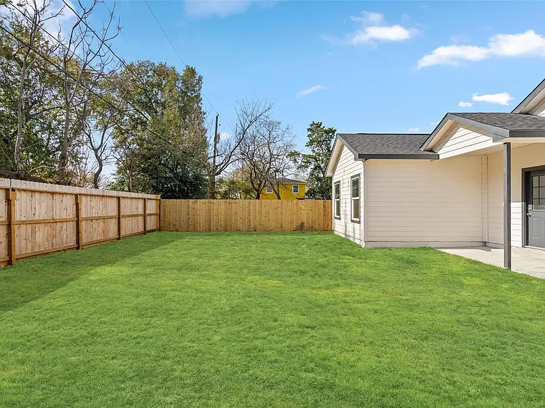 8056 Meadowbrook Dr — Photo 26