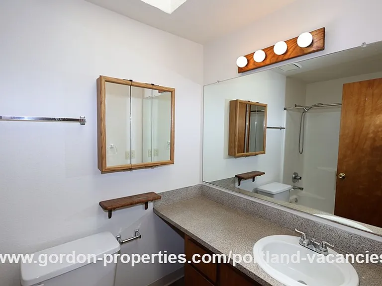 9641 SE Schiller St — Photo 16