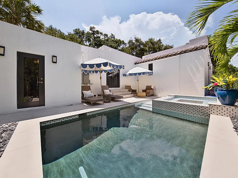 1010 N Rio Vista Blvd — Photo 4
