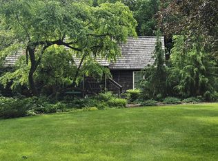 908 Ridgewood Rd, Rockford, IL 61107