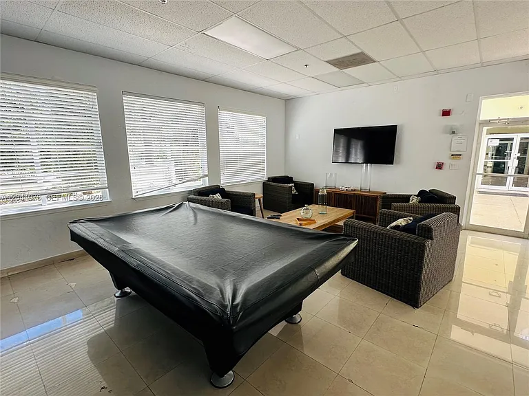 140 Meridian Ave #314 — Photo 46