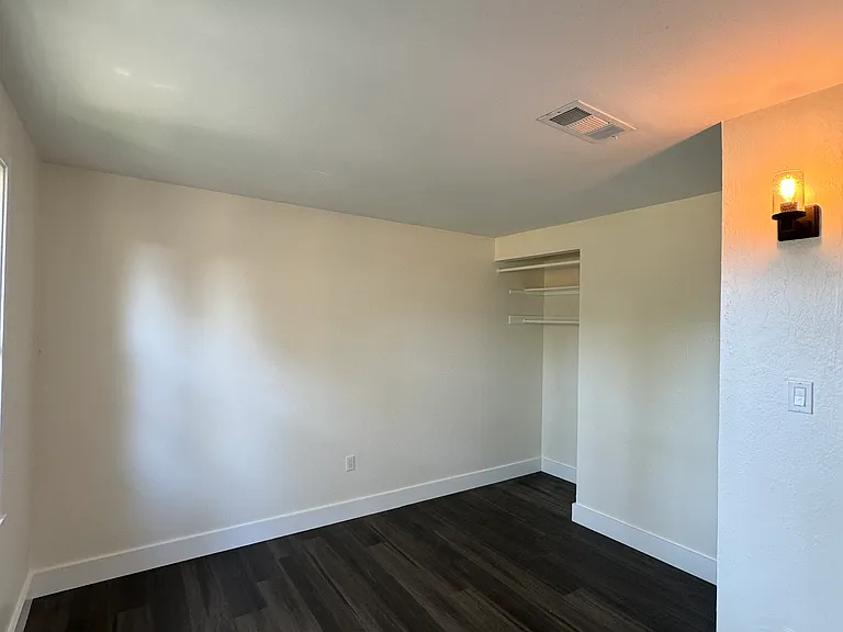 80 Martin Dr — Photo 12