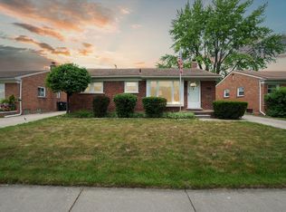 32122 Anita Dr, Westland, MI 48185