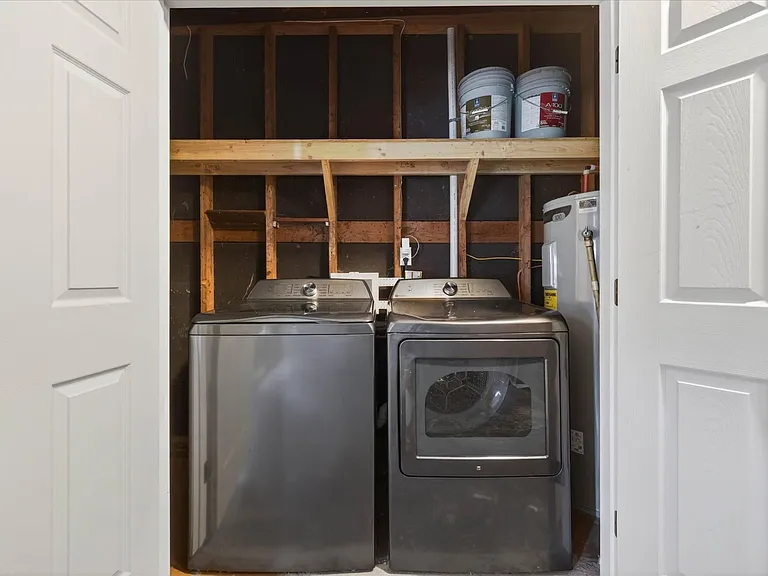 37 Hillsboro Rd — Photo 31