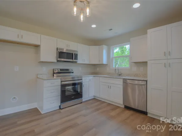 407 Chambers St, Statesville, NC 28677