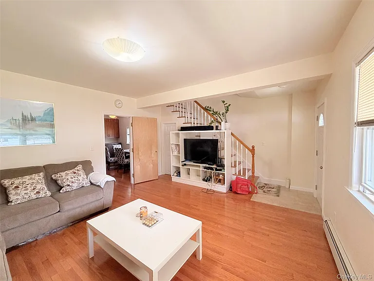 60 Hammond St — Photo 4