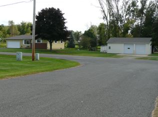 2463 W Garrison Rd, Owosso, MI 48867