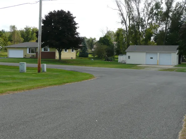 2463 W Garrison Rd, Owosso, MI 48867