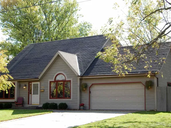 309 W Court St, Elkhorn, WI 53121