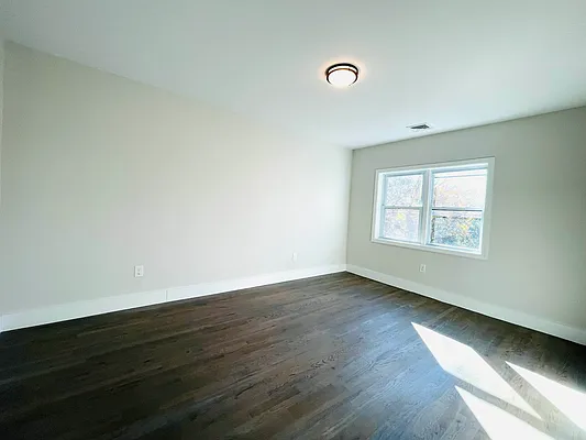 Rented by Blue Egg Realty Corp | media 23