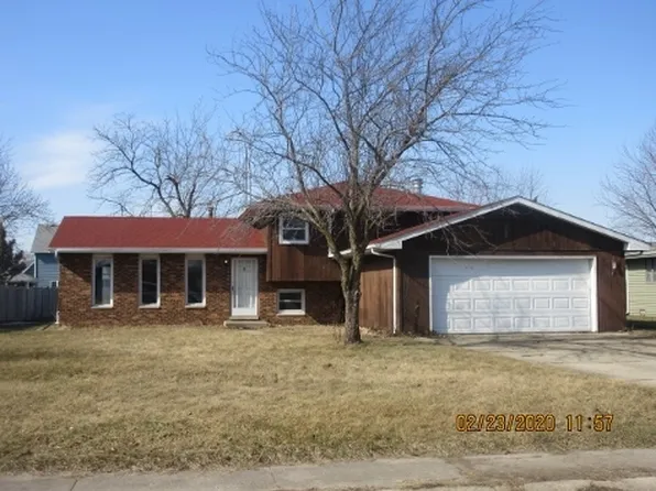 1050 S Illinois St, Coal City, IL 60416