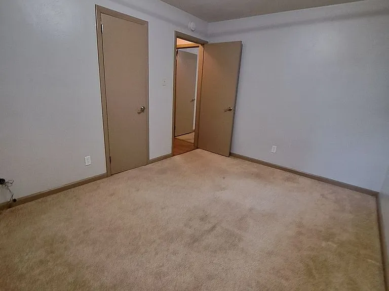 242 & 244 Hurdle Dr — Photo 13