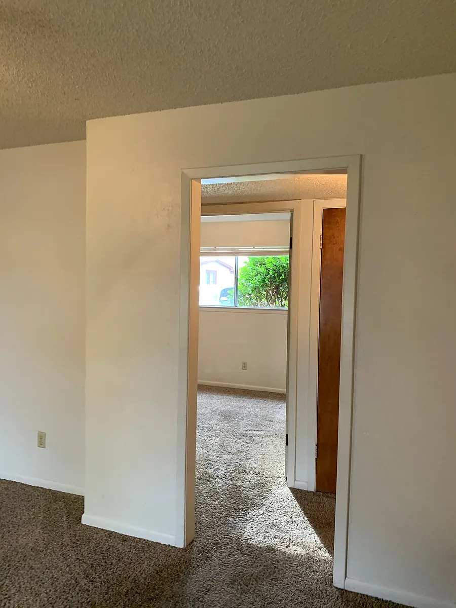 Building Photo - 402 Mary St #106